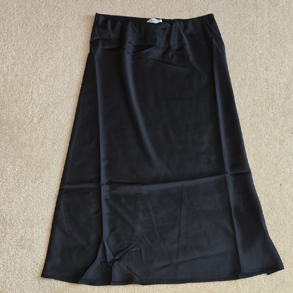 The Drop Dresses & Skirts - Chic Black Maxi Skirt for Women